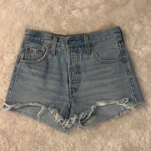 LEVIS 501 SHORT SIZE 23